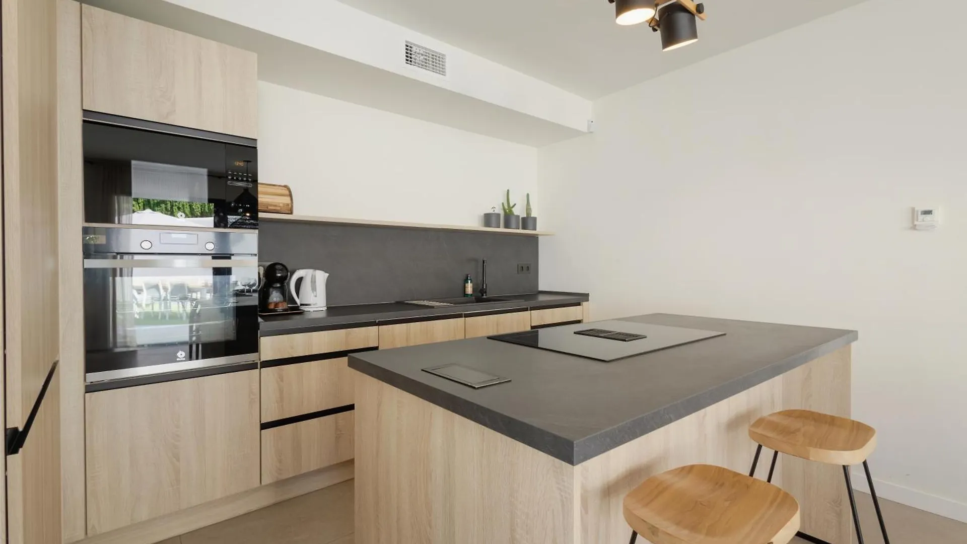 Villa With Minimalist Decor, Pool And Bbq, Two Minutes' Walk From Costabella Beach Marbella Spain