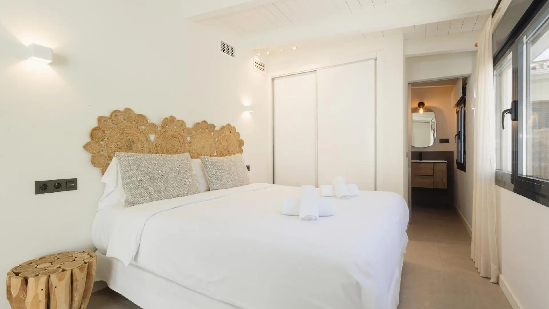 Villa With Minimalist Decor, Pool And Bbq, Two Minutes' Walk From Costabella Beach Marbella Spain