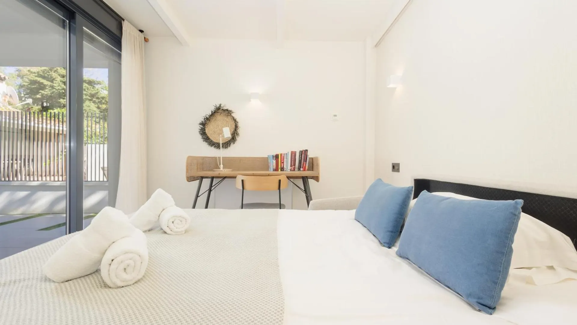 Villa With Minimalist Decor, Pool And Bbq, Two Minutes' Walk From Costabella Beach ماربيا إسبانيا