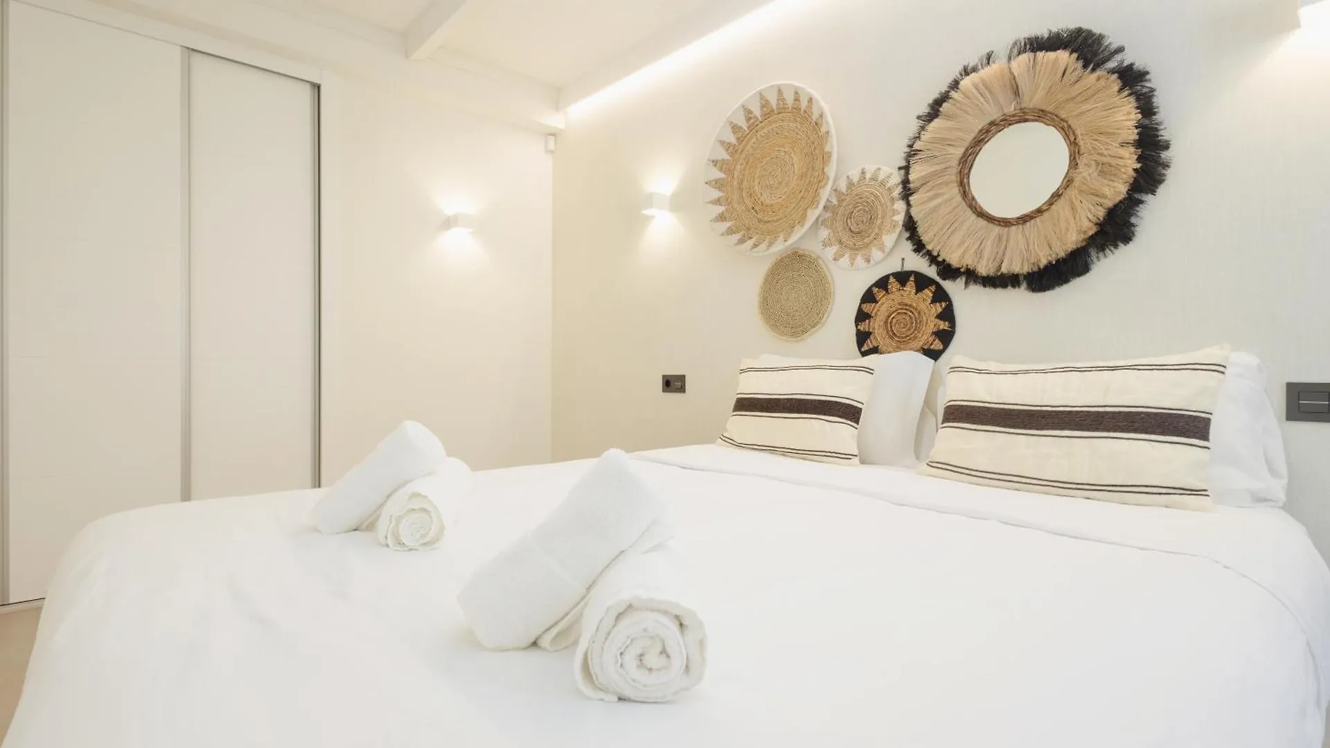 Villa With Minimalist Decor, Pool And Bbq, Two Minutes' Walk From Costabella Beach Marbella 0*,