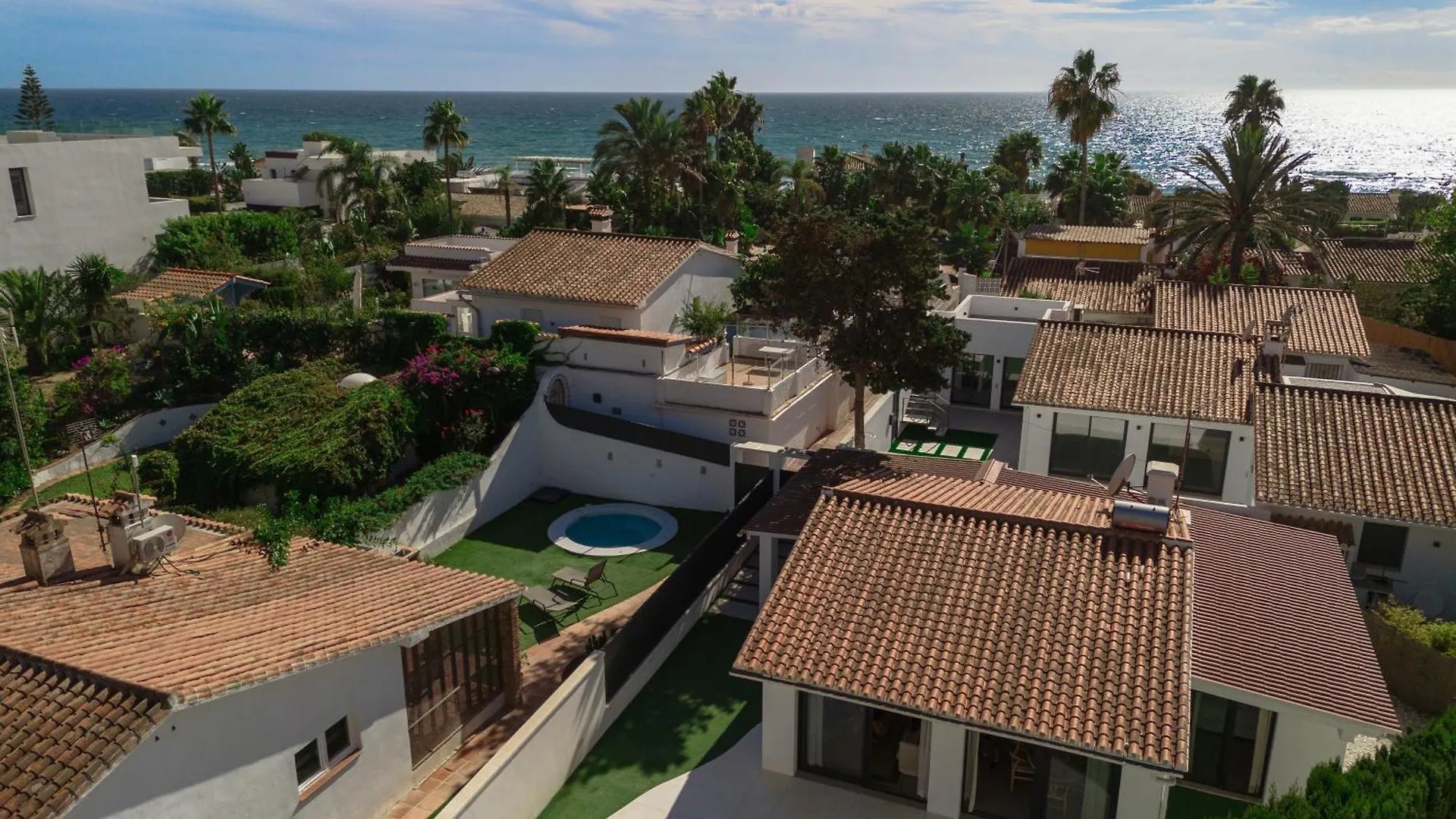 Villa With Minimalist Decor, Pool And Bbq, Two Minutes' Walk From Costabella Beach Marbella Spain