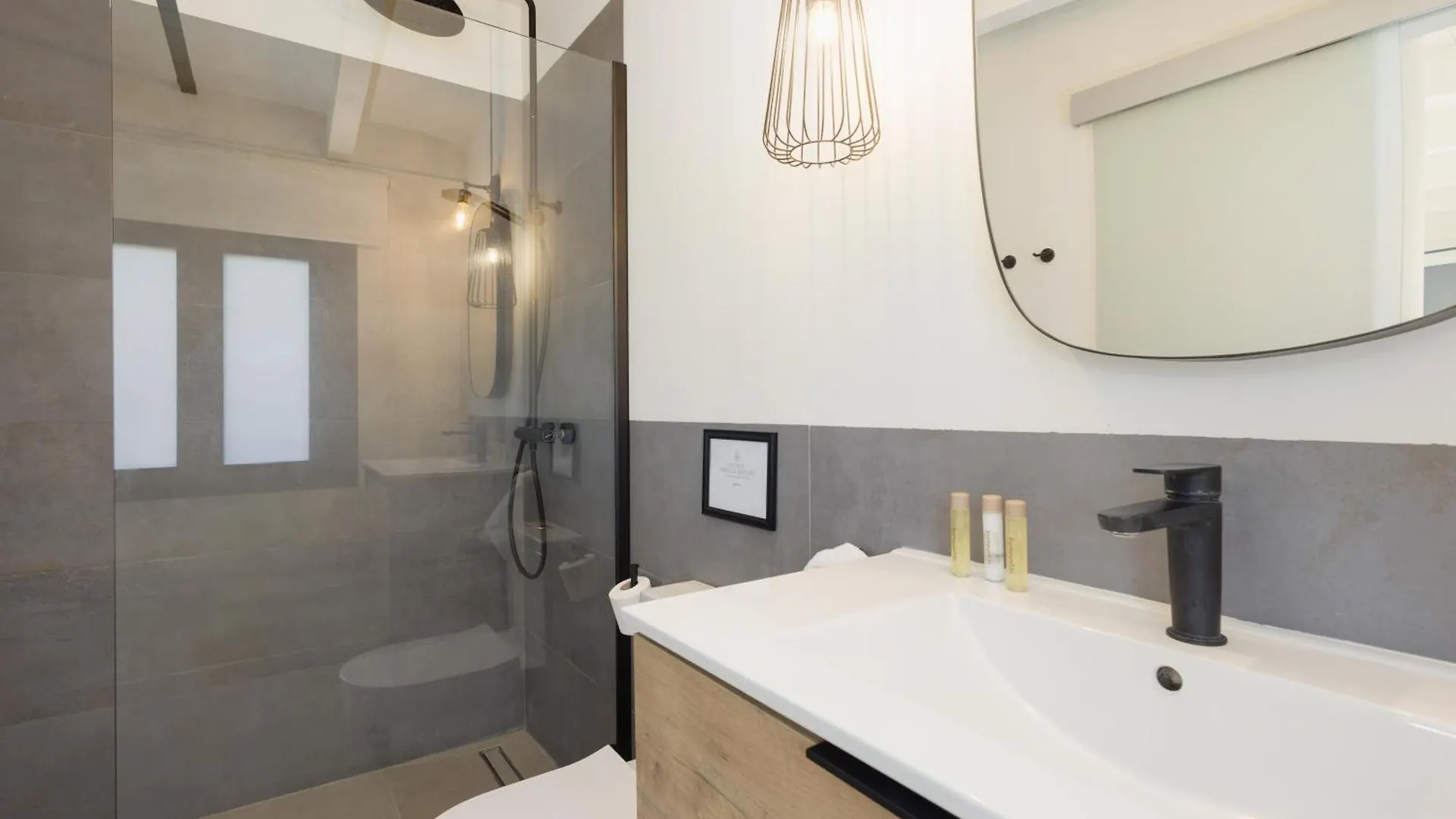 Villa With Minimalist Decor, Pool And Bbq, Two Minutes' Walk From Costabella Beach Marbellac